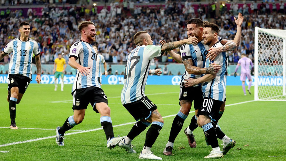 Arjantin çeyrek finalde:2-1