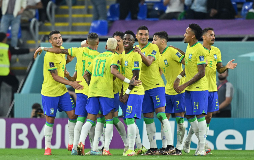 Brezilya  şovla turladı:4-1