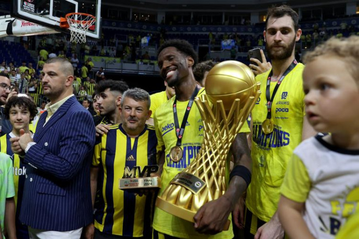 Fenerbah&ccedil;e Beko'nun şampiyonluk coşkusu