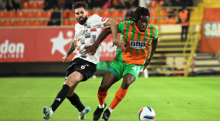 Alanyaspor, evinde farklı galip:3-0