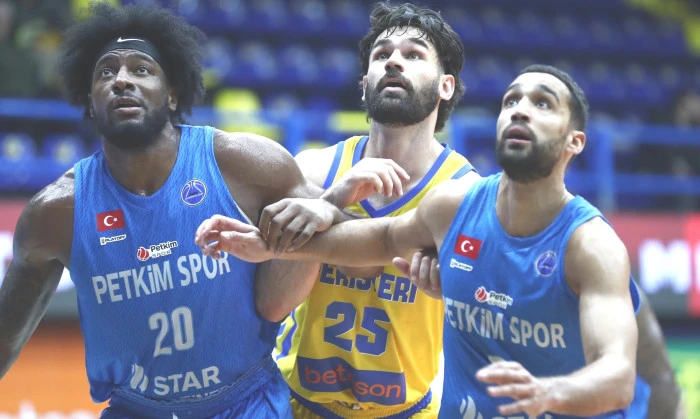  Aliağa Petkim 3'te 3 yaptı:82-61