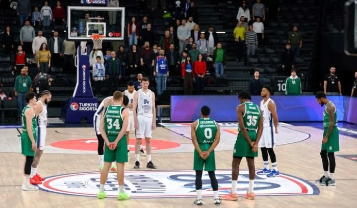 Anadolu Efes, Bursaspor'u devirdi:95-80