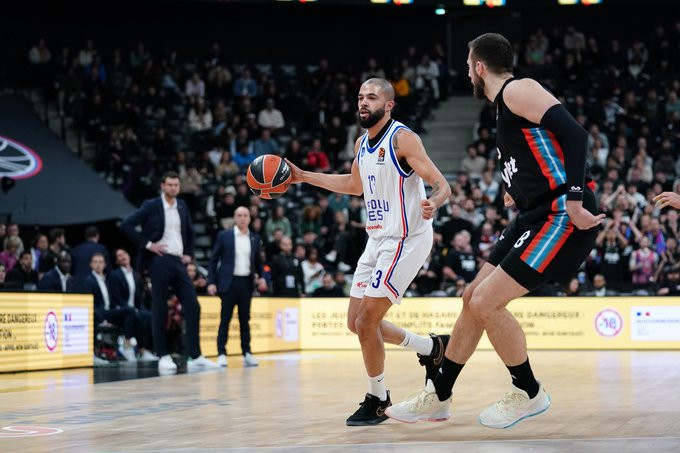 Anadolu Efes Fransa'dan mağlup döndü:84-88