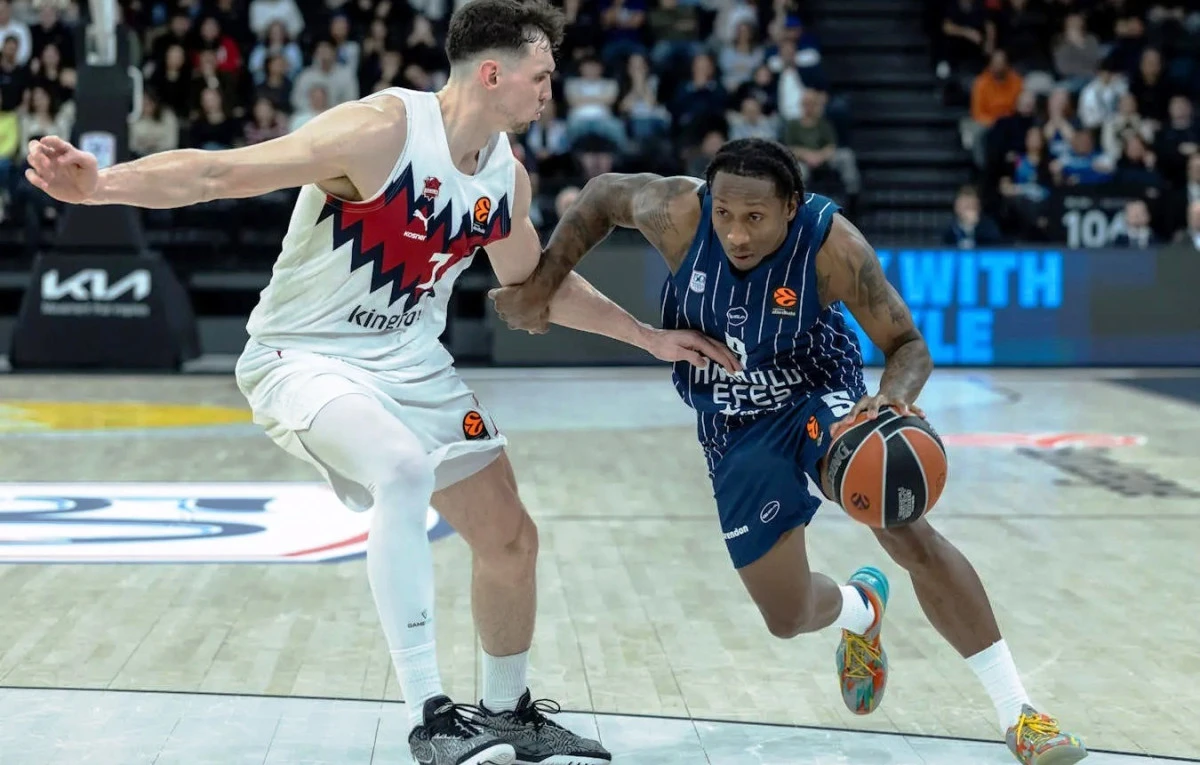  Anadolu Efes galibiyeti unuttu:75-89