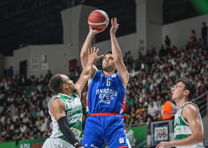 Anadolu Efes, rahat kazandı:99-78