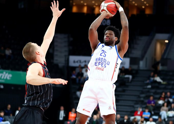 Anadolu Efes'ten üst üste 5. galibiyet:85-73