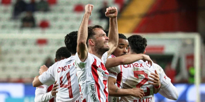  Antalyaspor, sahasında galip:2-1