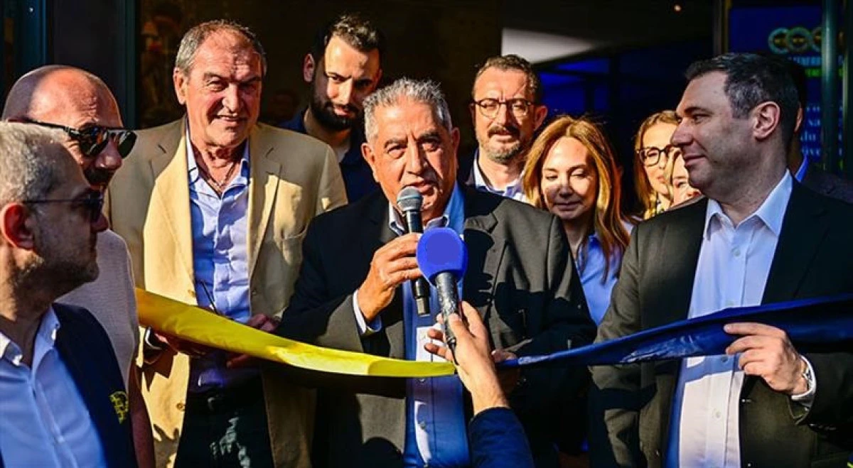Aziz Yıldırım'ın se&ccedil;im ofisi a&ccedil;ıldı