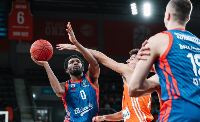 Bahçeşehir Koleji doludizgin:80-72