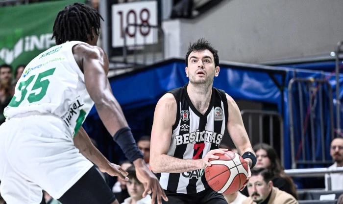  Beşiktaş, Bursa'da farklı kazandı:88-61