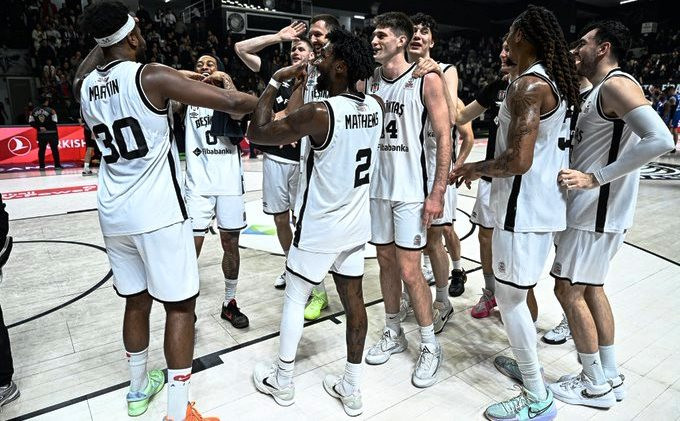 Beşiktaş, sahasında Anadolu Efes'i devirdi:87-70