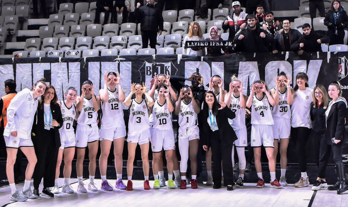 Beşiktaş, sahasında farklı kazandı:87-45