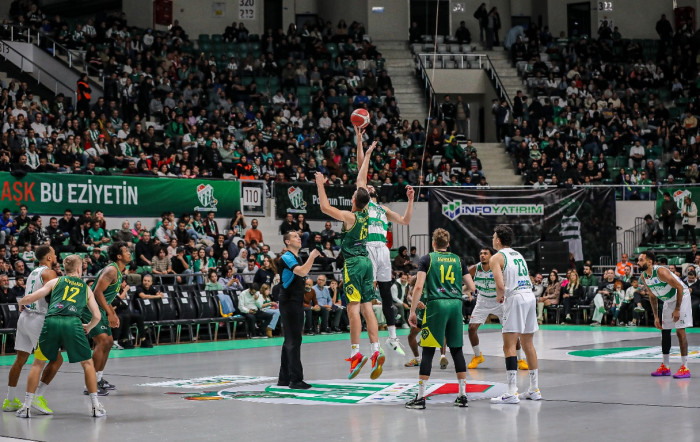 Bursaspor, Avrupa'ya veda etti:97-101