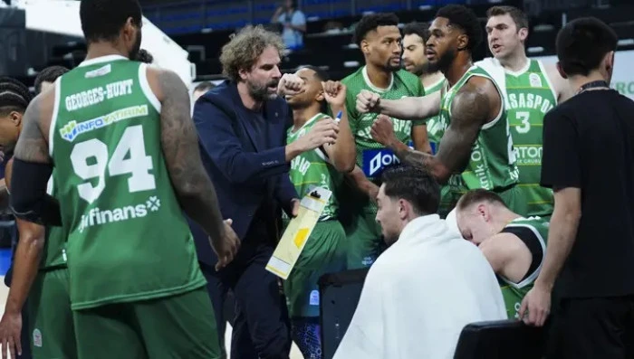  Bursaspor Basketbol &ccedil;ekişmeli ma&ccedil;ın galibi oldu:83-82