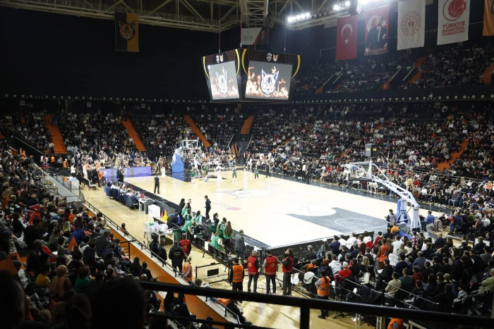 &Ccedil;BK Mersin  yarı finale y&uuml;kseldi:71-57