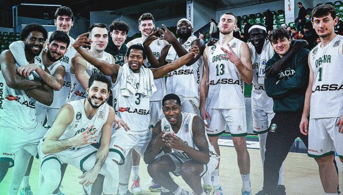 Darüşşafaka evinde kazandı:89-71