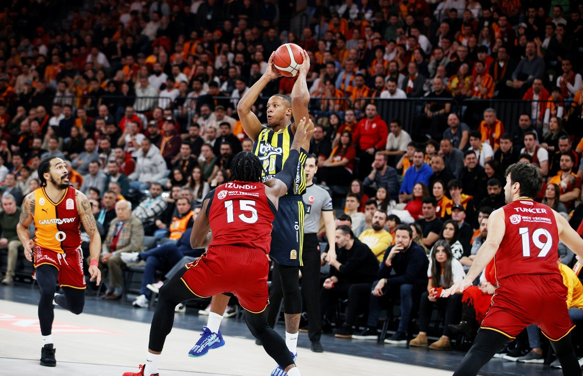 Derbide zafer Fenerbahçe Beko'nun:95-81