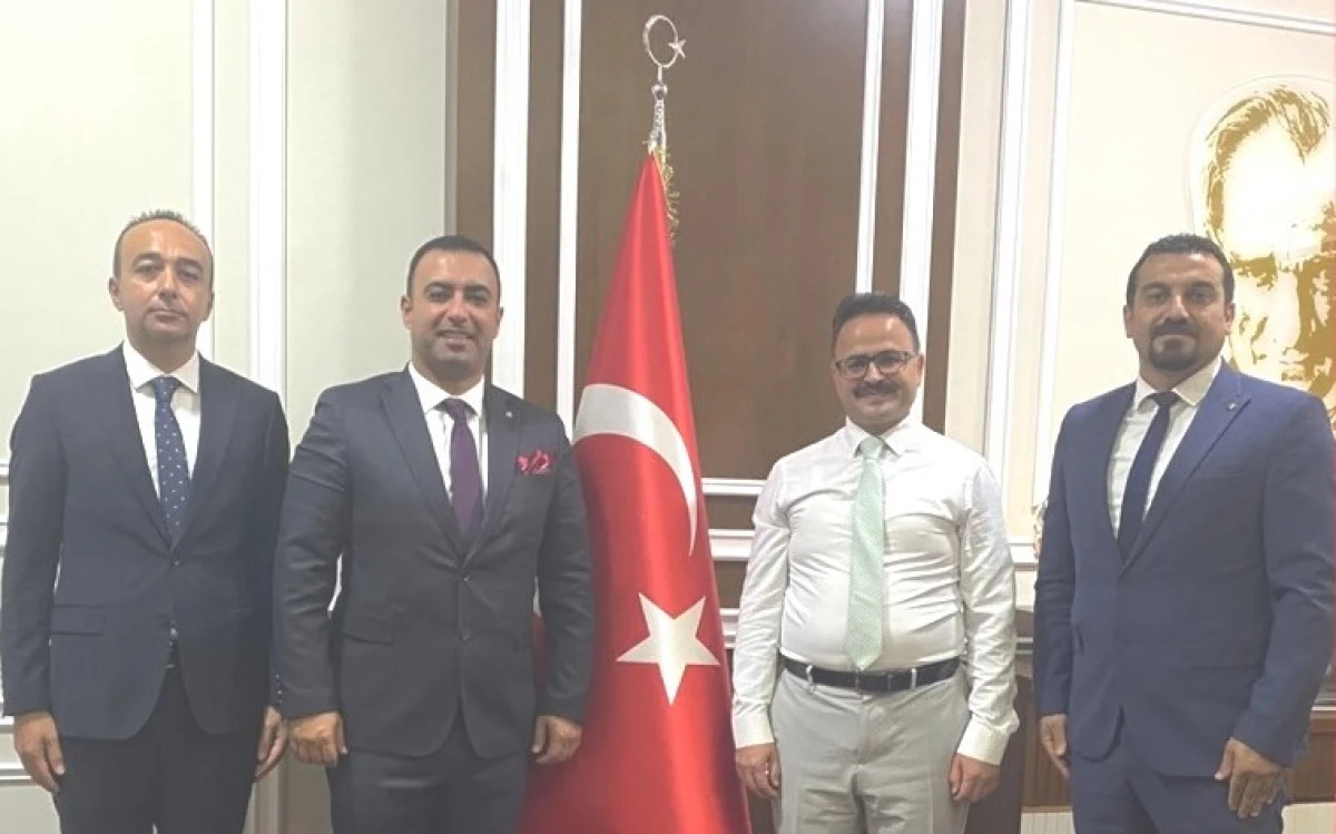 Eral Okulları&rsquo;ndan &Ccedil;ukurova Kaymakamı Alkan'a ziyaret!