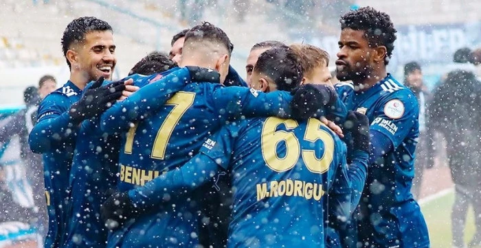 Erzurumspor FK zirveye yerleşti:4-0