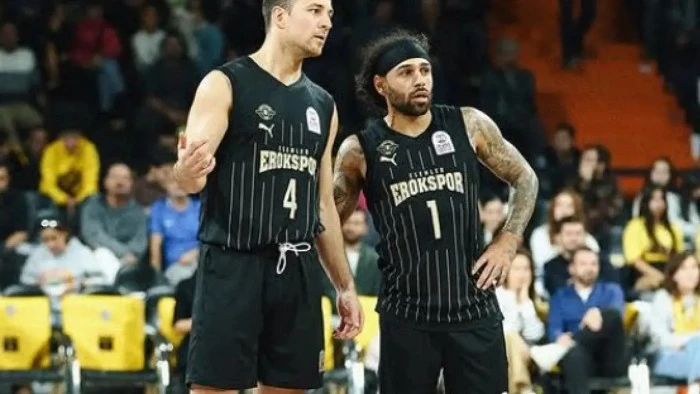 Esenler Erokspor galibiyetle başladı:92-63