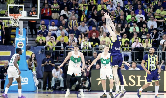 Fenerbah&ccedil;e Beko evinde Zalgiris'e kaybetti:82-92