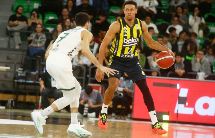 Fenerbahçe Beko rahat kazandı:97-87