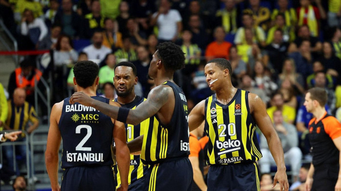 Fenerbahçe Beko, sahasında galip:87-76