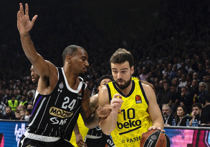  Fenerbahçe Beko Sırbistan'da kayıp:81-90