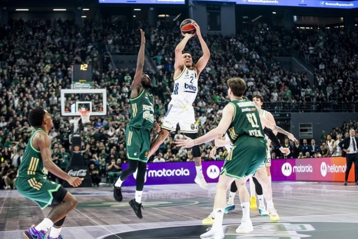  Fenerbah&ccedil;e Beko son saniyede g&uuml;ld&uuml;:85-83