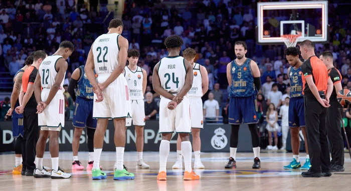 Fenerbah&ccedil;e İspanya'da dağıldı:76-95