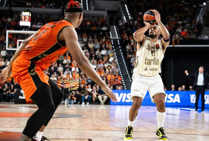 Fenerbah&ccedil;e sonunu getiremedi:78-86