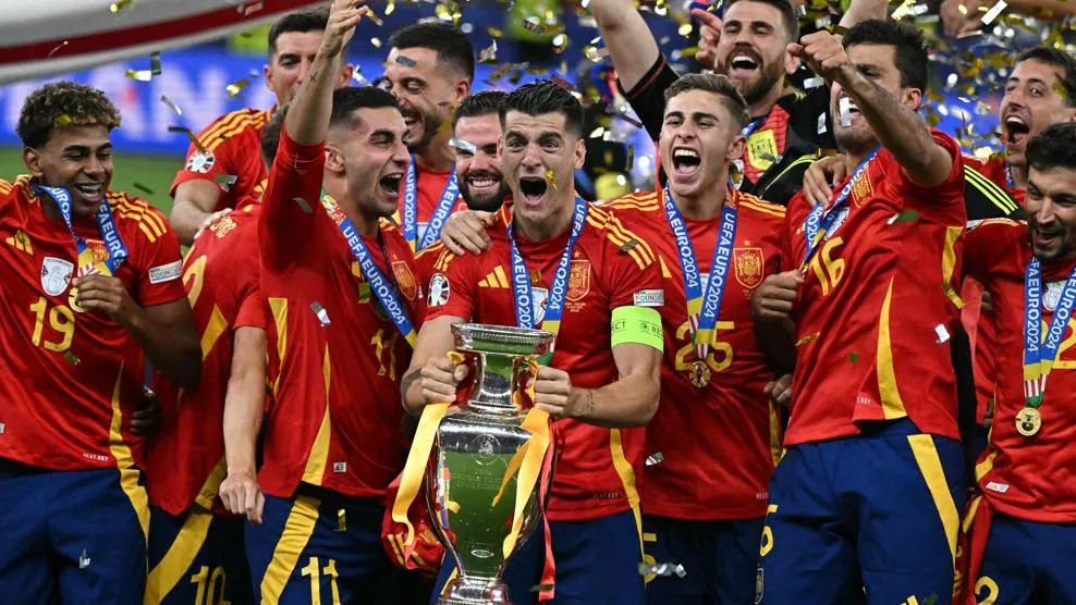  İspanya 4. kez  şampiyon:2-1
