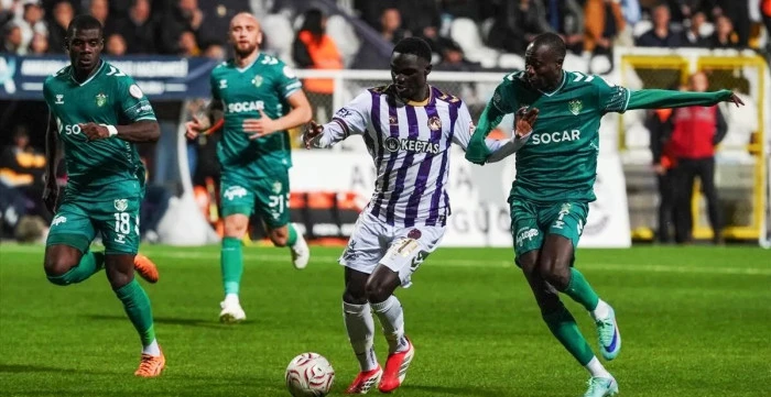 Ke&ccedil;i&ouml;reng&uuml;c&uuml; ile  Iğdır FK yenişemedi:0-0
