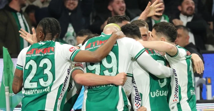  Konyaspor, sahasında lideri devirdi:2-0