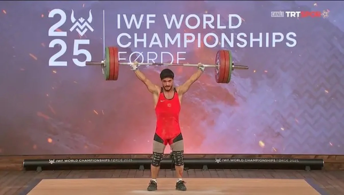 Muhammed Furkan &Ouml;zbek d&uuml;nya şampiyonu