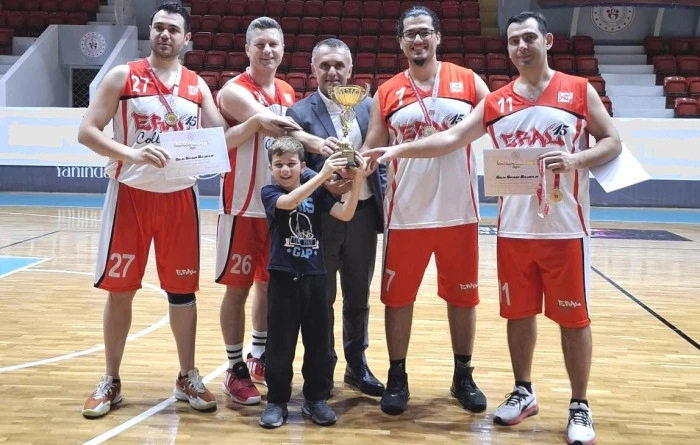 &Ouml;zel Eral Okulları Basketbolda Adana Şampiyonu