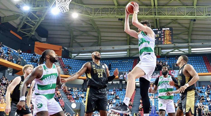 Trabzonspor sezona Bursaspor galibiyetiyle başladı:82-76