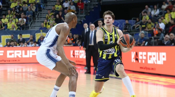 T&uuml;rk derbisi Fenerbah&ccedil;e Beko'nun:79-62