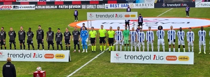  Vanspor FK ile  Sarıyer gols&uuml;z berabere kaldı:0-0